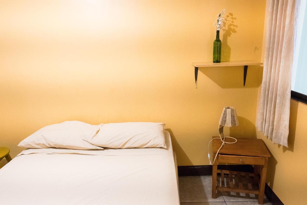 Hostel Nucapacha グアヤキル エクステリア 写真
