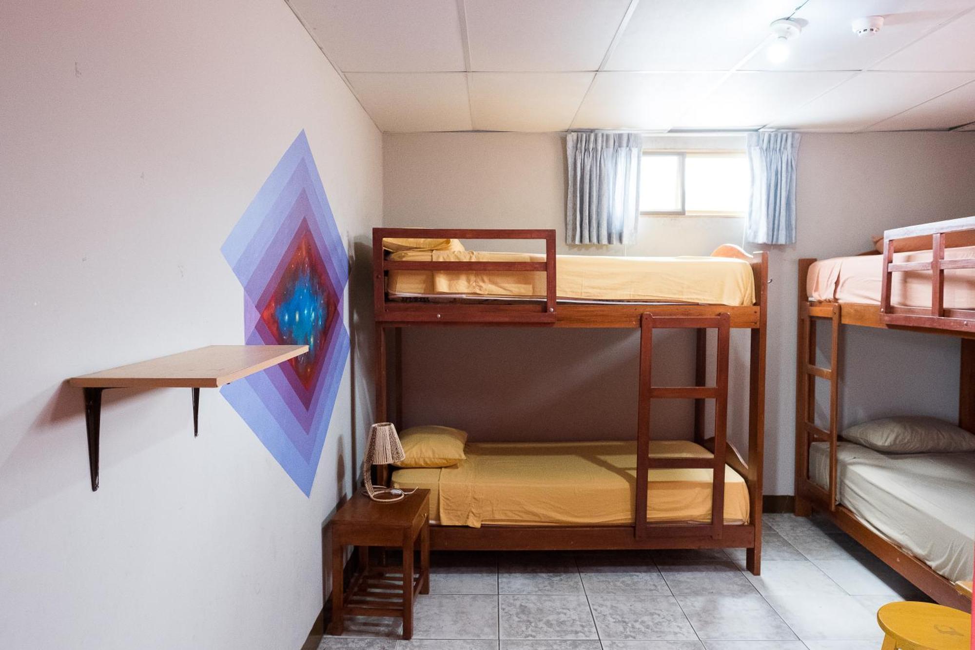 Hostel Nucapacha グアヤキル エクステリア 写真